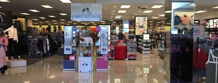 Kohl's is one of Sierraさんのお気に入りスポット.