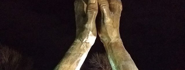 World's Largest Praying Hands is one of Chad : понравившиеся места.