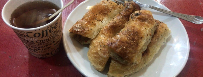 sıcak ekmek fırını is one of Lieux qui ont plu à Rasim Mahir.