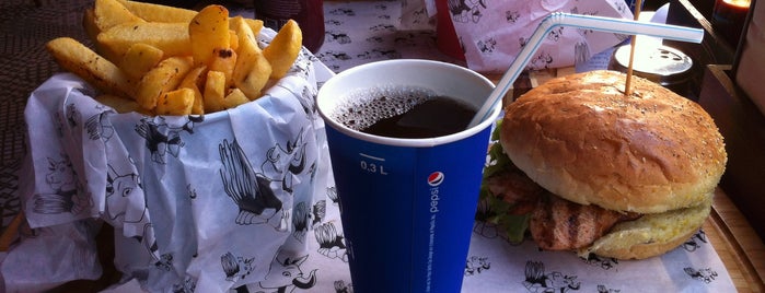 Zilli Öküz Homemade Burger is one of Lugares favoritos de fortuna.