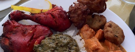 Sitar Indian Cuisine is one of สถานที่ที่ Byron ถูกใจ.