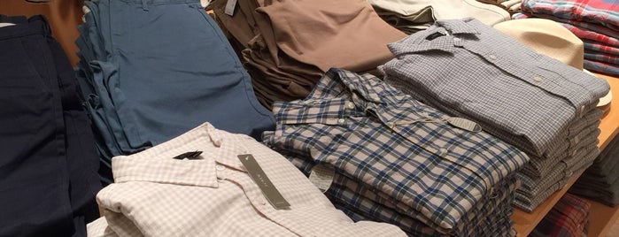 J.Crew is one of Must-visit Clothing Stores in Norfolk.
