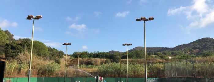 Club Tennis Canet is one of สถานที่ที่ Jannis ถูกใจ.