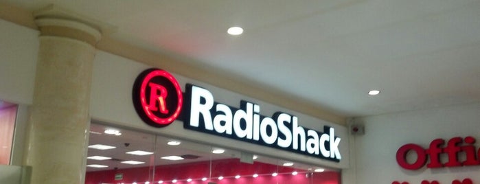 RadioShack is one of Lieux qui ont plu à Xzit.