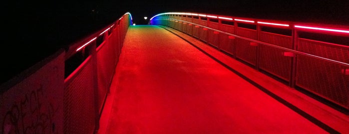 Regenbogenbrücke is one of Brücken.