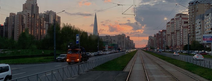 Остановка «Гипермаркет «Лента» is one of Остановки общ. транспорта Санкт-Петербурга ч.1.