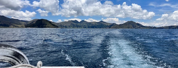 Lago Titicaca is one of Monumentos!.