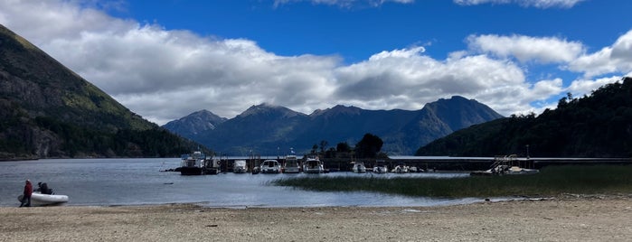 Bahía López is one of Conocete Bariloche.