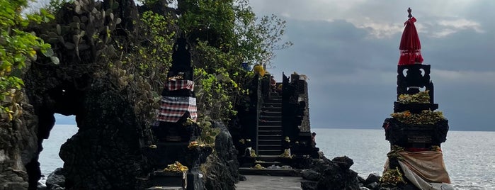 Pura Batu Bolong is one of Bali.