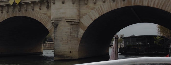 Les Vedettes du Pont Neuf is one of Tristan’s Liked Places.