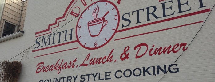 Smith Street Diner is one of Tempat yang Disimpan Robert.