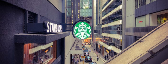 Starbucks is one of Tempat yang Disukai Yarn.