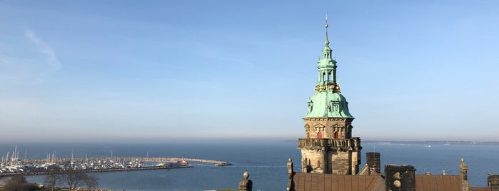 Kronborg Slot is one of สถานที่ที่ Yarn ถูกใจ.