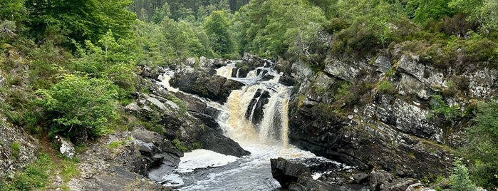 Rogie Falls is one of Lieux qui ont plu à Yarn.