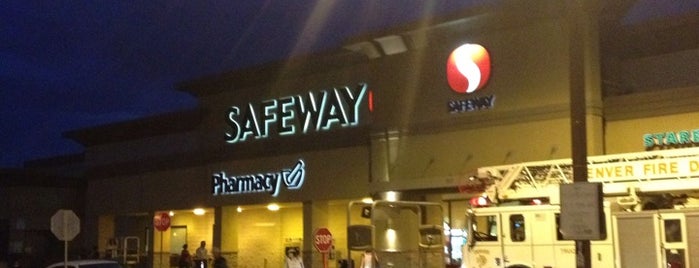 Safeway is one of Usaj'ın Beğendiği Mekanlar.