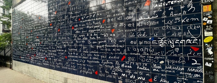 Le Mur des « Je t'aime » is one of Tempat yang Disimpan Alice.