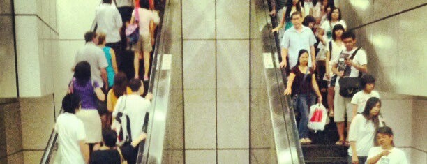 Dhoby Ghaut MRT Interchange (CC1/NE6/NS24) is one of [todo] Singapole.