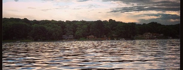 Turkeyfoot Lake is one of Lugares favoritos de Rick.