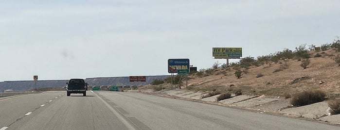 Arizona / Nevada State Line is one of Lugares favoritos de Lori.