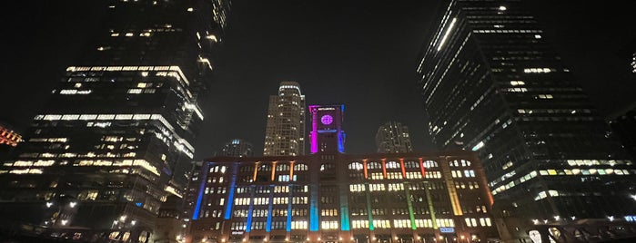 Dearborn Street Bridge is one of สถานที่ที่ David ถูกใจ.