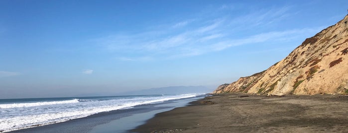 Thornton State Beach is one of Lugares favoritos de Shawn.