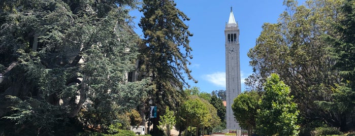 Campanile (Sather Tower) is one of Lugares favoritos de Shawn.