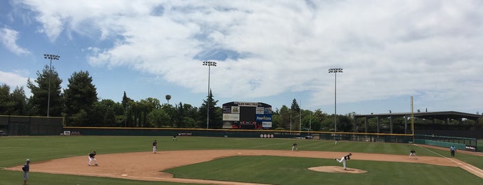 Klein Family Field is one of Shawn'ın Beğendiği Mekanlar.