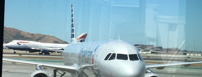 Terminal 2 is one of Tempat yang Disukai Shawn.