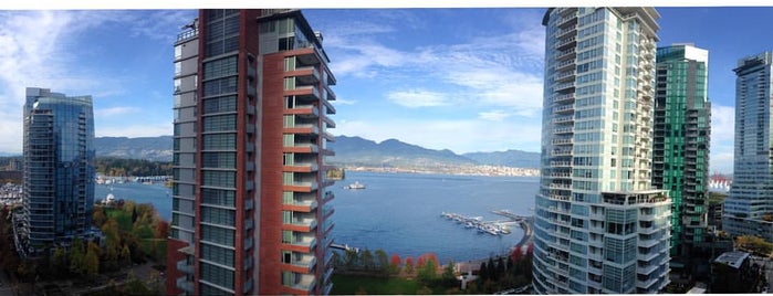 Renaissance Vancouver Harbourside Hotel is one of Ren.