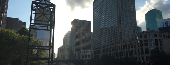 Wacker & Michigan Riverwalk is one of Tempat yang Disukai Shawn.