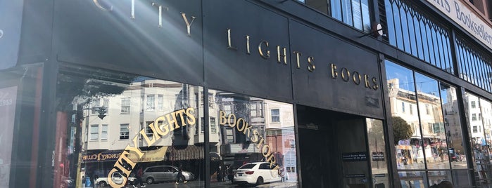 City Lights Bookstore is one of สถานที่ที่ Shawn ถูกใจ.