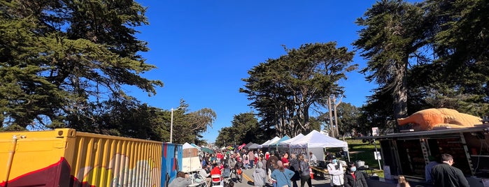 Outer Sunset Farmers Market & Mercantile is one of Scott’s Liked Places.