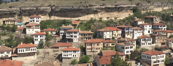 Hıdırlık Seyir Tepesi is one of Locais curtidos por Rabia.
