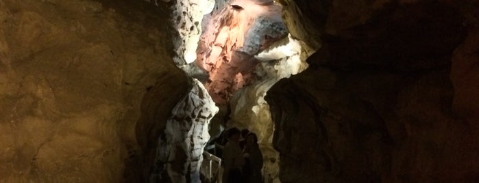 Çal Mağarası is one of Lugares favoritos de Rabia.