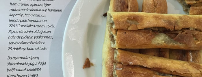 Turan Usta Bafra Pidesi is one of Lieux qui ont plu à Rabia.