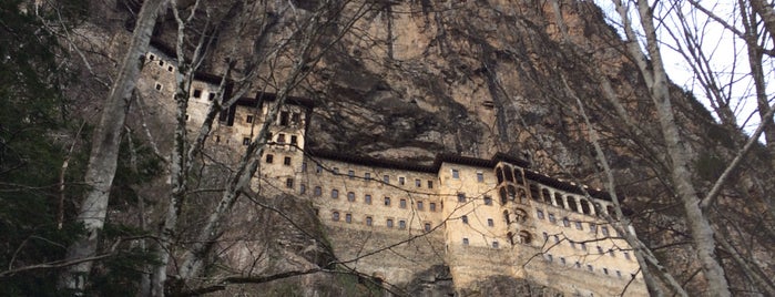 Sümela Manastırı is one of Tempat yang Disukai Rabia.