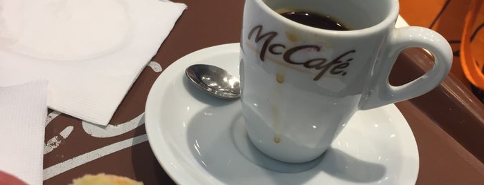 McCafé is one of Locais curtidos por Roberto.