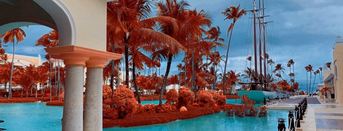 Pool Bar Iberostar Bavaro is one of Tempat yang Disukai Chris.