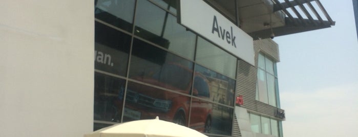 Volkswagen Avek is one of สถานที่ที่ Halil ถูกใจ.