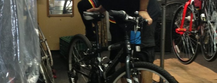 Champion Bicycles is one of Larry: сохраненные места.