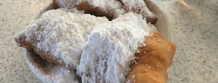 Café du Monde is one of New Orleans To-Do List.