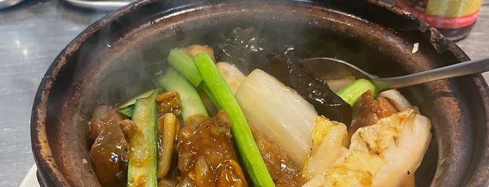 四季煲坊 is one of 食事/中華.