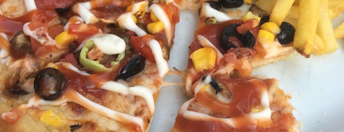 Gülen Pizza is one of gidilecekler:).