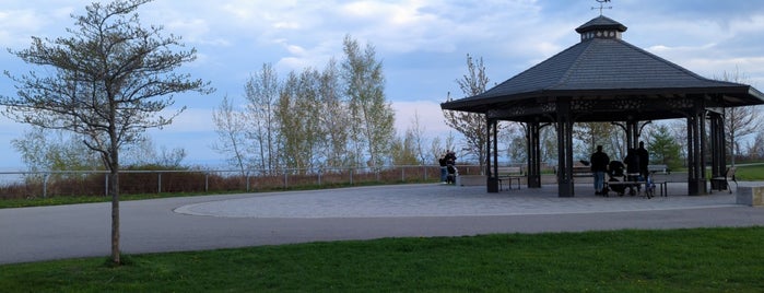 Burloak Waterfront Park is one of Canada.