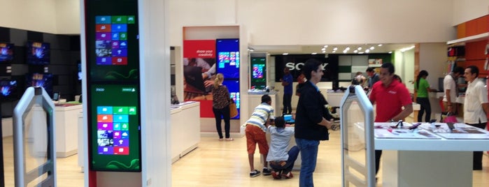 Sony Store (Multiplaza) is one of Lugares.