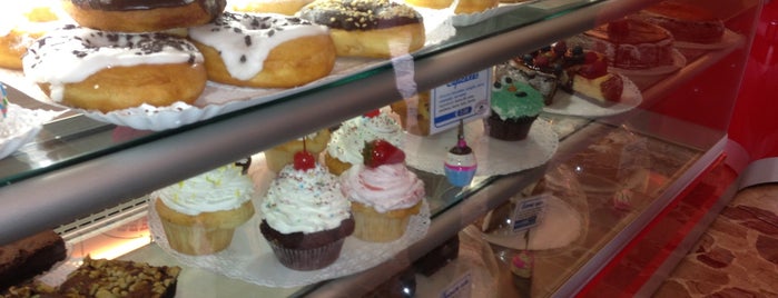 American Donuts 2 is one of Tempat yang Disimpan Giulio.