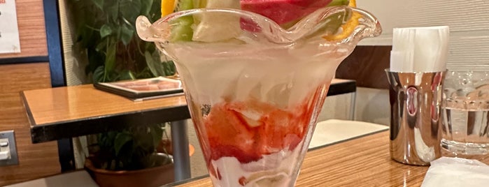 MIKI FRUITS CAFE is one of 行きたいごはんとおやつ.