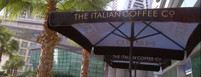Caffe Nero is one of สถานที่ที่ Lina ถูกใจ.
