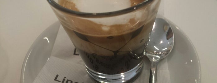 Lino's Coffee is one of Lugares favoritos de Mauro.
