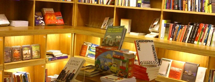 Livraria Cultura is one of Lugares.